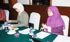 Ibu Lita selaku Pembawa Acara Workshop