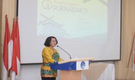 Sekjen Kominfo Rosarita Niken Widiastuti memberikan sambutan pada acara Pelepasan Purnabakti Kominfo di Jakarta (27/12).