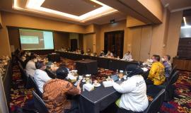 Situasi saat Bimbingan Teknis dengan tema “Pengawasan dan Pengendalian Penggunaan Spektrum Frekuensi Radio terhadap Implementasi Undang-undang Nomor 11 Tahun 2020 tentang Cipta Kerja” berlangsung di Bandung (08/02/2021).