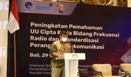 Koordinator Hukum dan Kerjasama Muchtarul Huda membuka kegiatan Peningkatan Pemahaman UU Cipta Kerja Bidang Frekuensi Radio dan Standardisasi Perangkat Telekomunikasi yang bertempat di Hotel The Trans Resort Bali, Jumat (29/10).
