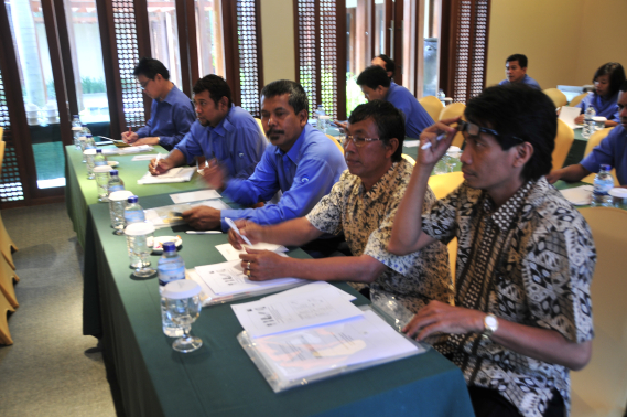 Ilustrasi: BIMTEK PENGAWASAN SERTIFIKASI DAN LABEL PERANGKAT POS DAN INFORMATIKA