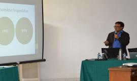 Direktur Pengendalian SDPPI memaparkan mengenai evaluasi kinerja tahun 2013 dan rencana kerja tahun 2014 pada Direktorat Pengendalian SDPPI