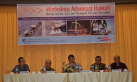 Para panelis pada Sesi II Workshop Advokasi Hukum