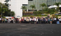 Suasana silaturami Idul Fitri dari kejauhan