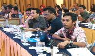 Tampak Perserta sosialisasi dengan antusias menyimak penjelasan yang disampaikan oleh para Narasumber (9/3).