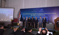 Photo bersama Dirjen SDPPI, Ismail (keempat dari kanan) dengan pejabat APT. Penyelenggaraan sidang The 2nd Meeting of the APT Conference Preparatory Group for World Radiocommunication Conference 2019 (APG19-2) diselenggarakan tanggal 17 -21 juli di Bali. (17/7)