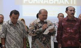 (tengah) Kepala Balai Monitor Spektrum Frekuensi Radio (Balmon) Yogyakarta, Slamet Wibowo, perwakilan para pegawai menyampaikan kesan dan pesan selama mengabdi di Kemkominfo.