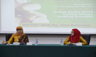 Ibu Ilma Nugrahani bertindak sebagai Narasumber di dampingi oleh moderator pada Seminar Penggunaan dan Pemanfaatan Obat