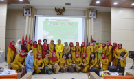 Foto bersama Dharma Wanita Kemkominfo.