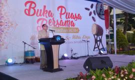 Ulama Prof. Dr. Alwi Shihab memberikan tausiyah dan berpesan agar umat Islam Indonesia senantiasa menjaga toleransi dalam berinteraksi dengan sesama pada acara Buka Puasa Bersama (31/5).