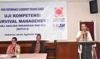  Salah Satu Peserta Uji Kompetensi Suvival Management Ahli Analisis Organisasi dan SDM Mengucapkan Kesan dan Pesan Kepada Penyelenggara Pelatihan High Performance Leadership Training Series 31/8 2018 