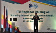 Narasumber ITU Syed Ismail Shah memberikan Paparan kepada Pelatihan ITU Regional Training on Bandung 25-28/9 2018