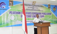 Kepala Pusdiklal Kominfo (Usuluddin) memberikan arahan kepada peserta pelatihan sertifikasi bendahara pengeluaran Direktorat Jenderal SDPPI 8/10 2018