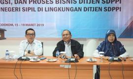  Plt Direktur Pengendalian SDPPI (Nurhaedah) samping (kiri) menyampaikan Paparannya kepada Calon Pegawai Negeri Sipil (Cpns) Ditjen SDPPI Kemkominfo terkait dengan Sosialisasi Tugas,Fungsi dan Proses Bisnis Ditjen SDPPI 18/3  2019
