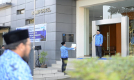 Pembacaan teks Pembukaan Undang-Undang Dasar 1945 pada Upacara Peringatan Hari Kelahiran Pancasila di halaman kantor Balai Monitor Spektrum Frekuensi Radio Kelas I Bandung, Jawa Barat, Sabtu (1/6).