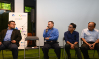 Direktur Standardisasi PPI Mochamad Hadiyana memberikan paparan dan menjawab pertanyaan dari peserta dan wartawan yang hadir pada kegiatan talkshow interaktif dengan tema Kesiapan Solusi IoT Lokal dan Program IoT Makers Creation 2019, Rabu (19/6).