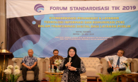 Kepala Subdirektorat Standardisasi Teknologi Informasi Andi Faisa memberikan paparan mengenai penerapan standardisasi alat dan perangkat telekomunikasi pada acara Standardisasi TIK dalam Transformasi Digital bagi Pelayanan Publik (25/7).