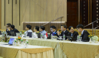 Delegasi Singapura berdiskusi terkait paparan regulasi update dari Indonesia pada kegiatan Border Communication Coordination Meeting-19 di Batam (28/8).