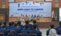 Kepala Subdirektorat Standardisasi Teknologi Informasi Andi Faisa Achmad memberikan paparan pada kegiatan SDPPI goes to Campus di Surabaya (5/9).