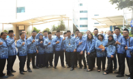 Pejabat dan staff di lingkungan Direktorat Jenderal Sumber Daya dan Perangkat Pos dan Informatika (Ditjen SDPPI) foto bersama seusai Upacara Peringatan Hari Pahlawan ke-74