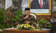Bapak Wakil Presiden RI memberikan arahan kepada Sembilan aparatur sipil negara (ASN) berprestasi penerima TOP 3 Anugerah ASN 2019 di Istana Merdeka, Jakarta (14/01).