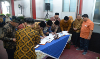  Pejabat yang dilantik menandatangani berita acara pelantikan yang disaksikan oleh Direktur Standardisasi PPI Mochamad Hadiyana dan Kepala BBPPT Moch Rus’an sebagai saksi 31/1/ 2020