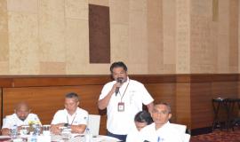 Kabalmon Merauke Simson Liha bertanya sebagai salah satu peserta acara Akselerasi Penyerapan Anggaran pada Unit Pelaksana Teknis (UPT) Ditjen SDPPI (17/2).