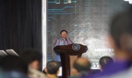 Menkominfo Johnny Gerard Plate memberikan sambutan sekaligus membuka kegiatan Quantum Information Seminar & Workshop 2020 secara resmi di Jakarta (20/02).