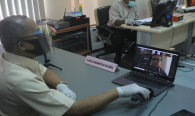 Turut hadir menggunakan aplikasi panggilan video Direktur Operasi Sumber Daya sekaligus Plt. Direktur Pengendalian SDPPI Dwi Handoko (13/6).