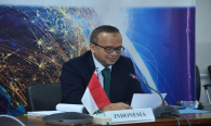 Direktur Penataan Sumber Daya Denny Setiawan menyambut para delegasi dari Malaysia dan Singapura serta membuka kegiatan 18th Trilateral Meeting Coordinaton Between Indonesia, Singapore and Malaysia secara resmi di Jakarta, rabu (11/11).