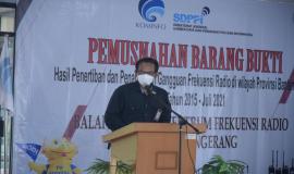 Kabalmon Kelas I Tangerang Tri Joko menyampaikan laporan dan sambutan pada kegiatan Pemusnahan Barang Bukti Hasil Penertiban, Selasa (31/08/2021).