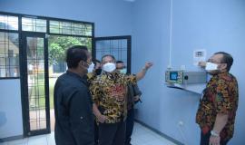 Sesditjen SDPPI R Susanto mendatangi museum perangkat telekomunikasi di Balmon Kelasi I Tangerang, Selasa (31/08/2021).
