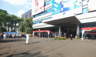  Upacara Hari Bhakti Postel ke-76 di Halaman Depan Kantor Kemkominfo Jalan Medan Merdeka Barat No 9 Jakarta Pusat, Senin (27/9/2021). “Agenda transformatif ini ditujukan agar sektor pos dan telekomunikasi Indonesia semakin maju mendorong perluasan akses dan kebermanfaatan teknologi digital, agar dapat dirasakan secara nyata oleh seluruh lapisan masyarakat