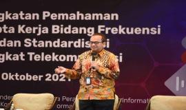 Direktur Penataan Sumber Daya Denny Setiawan menjadi salah satu narasumber sesi pertama pada kegiatan yang bertempat di Hotel The Trans Resort Bali, Jumat (29/10).