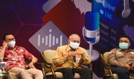 Pengendali Frekuensi Radio Ahli Madya Balmon SFR Kelas I Bandung Drs. Sarjono hadir sebagai narasumber pada sesi ke-2 pada kegiatan Implementasi UU Cipta Kerja di Bidang Spektrum Frekuensi Radio dan Standardisasi Perangkat Telekomunikasi, (29/10).