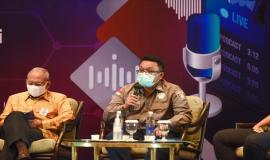 Kegiatan Implementasi UU Cipta Kerja di Bidang Spektrum Frekuensi Radio dan Standardisasi Perangkat Telekomunikasi ditutup oleh paparan yang disampaikan oleh Kasi Pengelolaan Barang Bukti dan Barang Rampasan, Kejaksaan Negeri Denpasar Nelson Aprianus Tahik, (29/10).