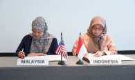 Penandatanganan berita acara 4th Special JCC Meeting on Frequency Registration, Coordination Guideline, and Compilation of Agreements between The Republic of Indonesia and Malaysia.