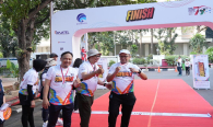 Direktur Penataan Sumber Daya saat berhasil menyelesaikan Fun Walk Kominfo.