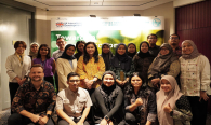 Seluruh peserta Strategi e-Waste Melalui Konsultasi EPR melakukan foto bersama