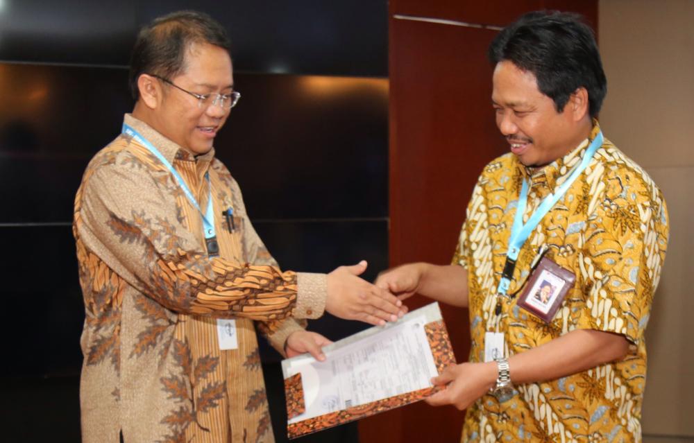 Rombak Perizinan Frekuensi Radio Melalui M2M