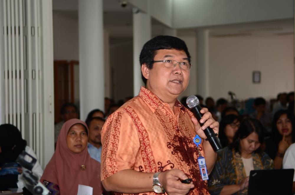 Sesditjen SDPPI, Sadjan, menyampaikan paparan capaikan kinerja 2015 dan rencana program kerja 2016