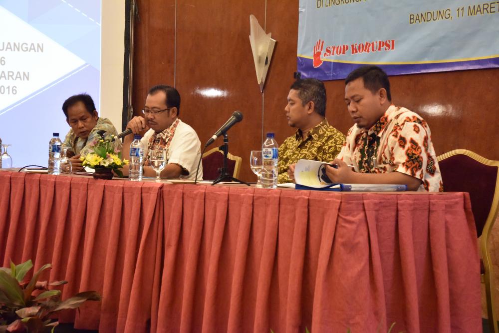 Kasubag Anggaran Sekditjen SDPPI, Among Wardoyo (ketiga dari kanan) membuka Sosialisasi Peraturan Anggaran