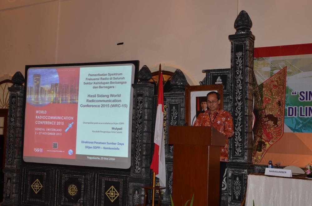 Kepala Subdirektorat Pengelolaan Orbit Satelit, Mulyadi menjadi pembicara pada Lokakarya Ditjen SDPPI 2016 dengan judul paparan World Radiocommunication Conference 201 (25/5)