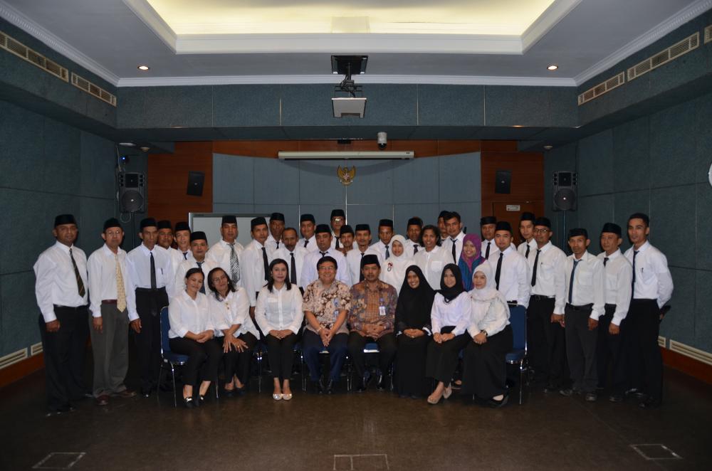 Sebanyak  36 orang Pegawai Negeri Sipil (PNS) dari Unit Pelaksana Teknis (UPT) di lingkungan Ditjen SDPPI, diambil sumpahnya oleh Sekditjen SDPPI pada Jumat (19/8).