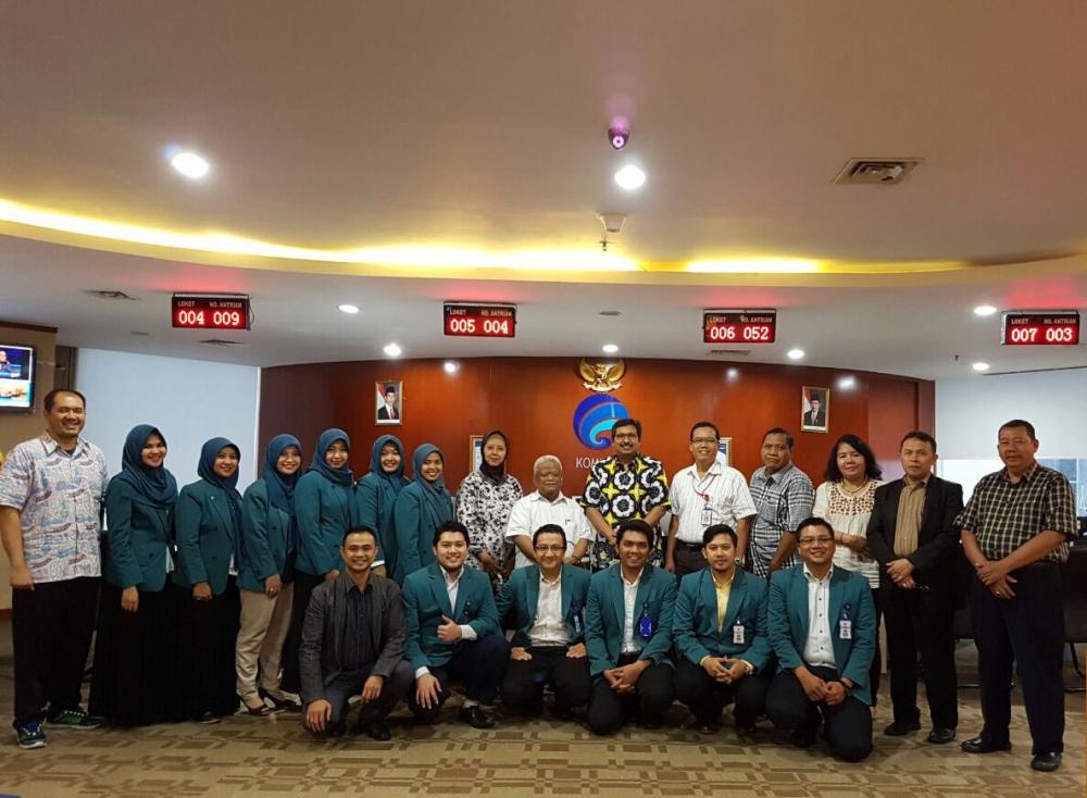 Dirjen Sumber Daya dan Perangkat Pos dan Informatika Dr. Ir. Ismail, MT  (tengah) mengunjungi Direktorat Operasi Sumber Daya di Gedung Menara Merdeka, Lantai 11, Jalan Budi Kemuliaan I Nomor 2, Jakarta (13/10). Kunjungan tersebut langsung  dilakukan  setelah dirinya  dilantik oleh Menkominfo Rudiantara bersama enam pajabat Eselon I lainnya.