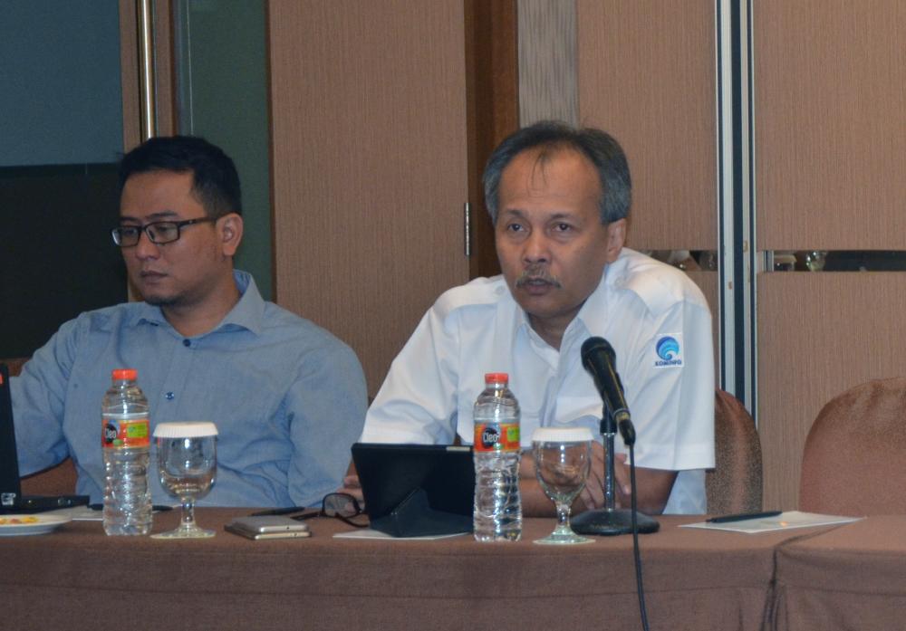 Kasubdit Standar Pos dan Telekomunikasi Non Radio, Indra Utama, mewakili Plt. Direktur Standardisasi Perangkat Pos dan Informatika Ditjen SDPPI, pada Senin (24/7) membuka Forum Group Discusion (FGD) Transaksi Elektronik di Bekasi, Jawa Barat.