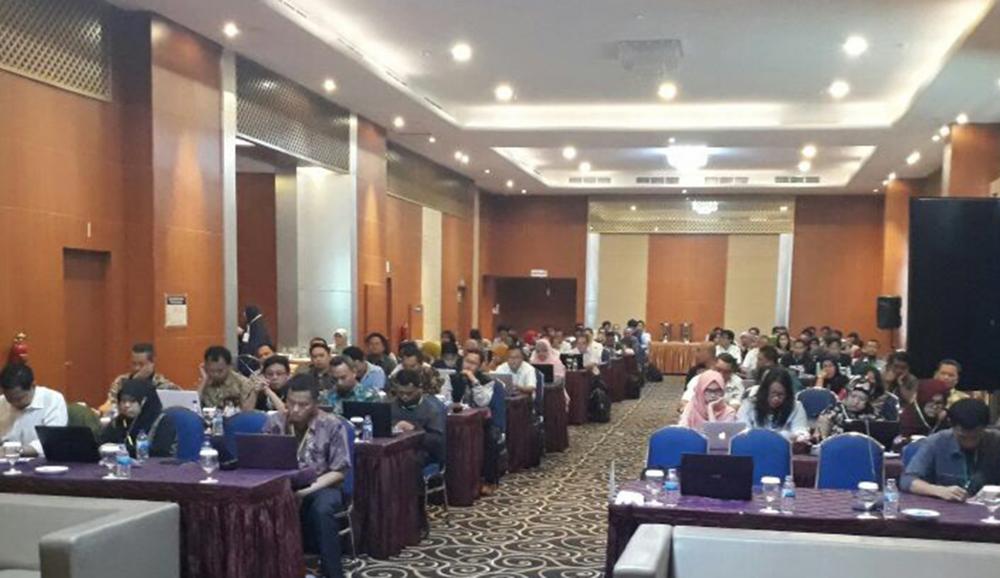 Ditjen SDPPI melaksanakan Workshop dan Training Pelayanan Perizinan Frekuensi Radio di Bogor (27/7). Kegiatan tersebut diikuti oleh perwakilan dari Kantor Pusat Ditjen SDPPI dan Petugas SIMS di UPT seluruh  Indonesia