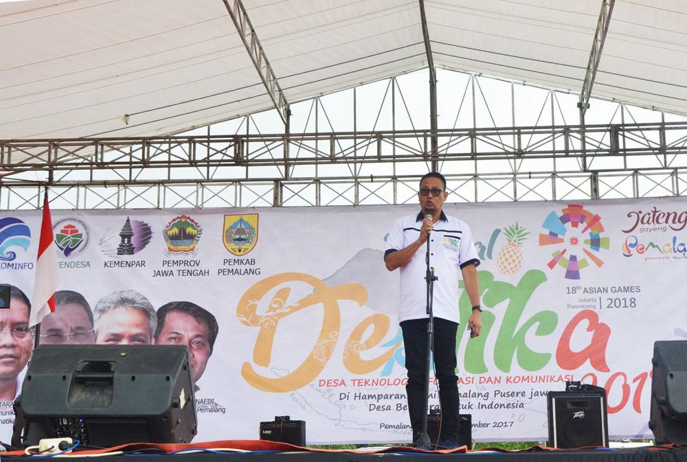 Direktur Jenderal Aplikasi Informatika Kementerian Komunikasi dan Informatika Semuel Abrijani Pangerapan pada Selasa (21/11) membuka Festival Desa Teknologi Informatika dan Komunikasi (DesTIKa) 2017 yang dipusatkan di obyek wisata Turangga Seta, Pulosari, Pemalang, Jawa Tengah.