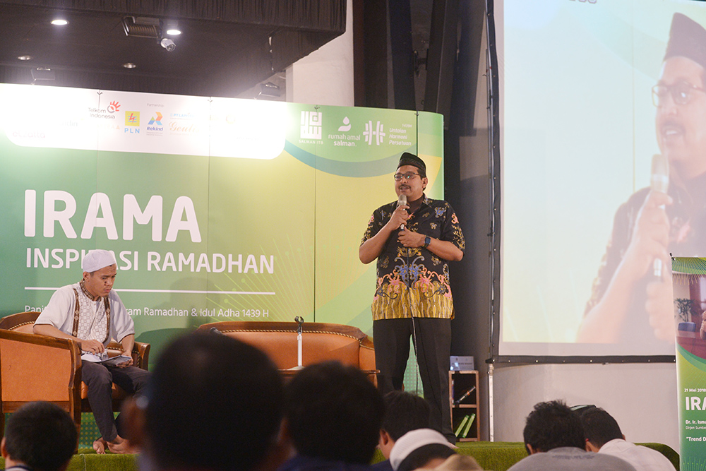 Dirjen SDPPI Ismail menyampaikan kuliah singkat di Masjid Salman ITB, Kota Bandung, Jawa Barat, Senin (21/5/2018).