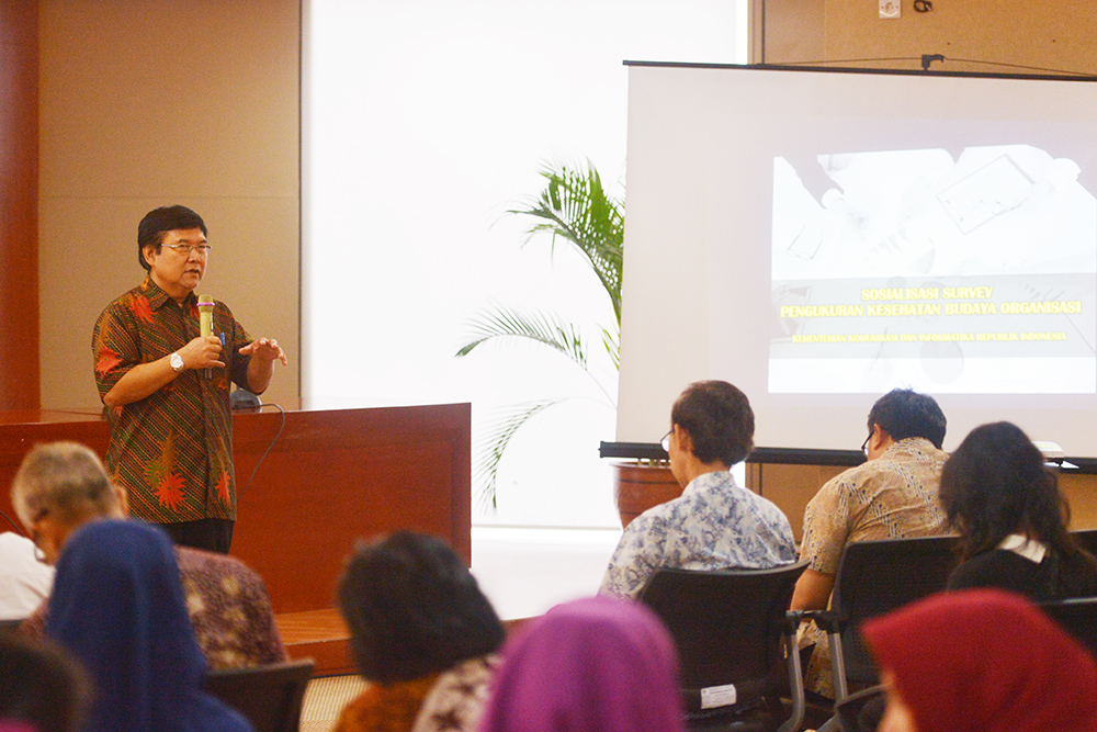 Sesditjen SDPPI Sadjan ketika membuka Sosialisasi Survei Kesehatan Budaya Kerja Kementerian Komunikasi dan Informatika 2018 di Gedung Menara Merdeka, Jakarta, Jumat (25/5/2018).